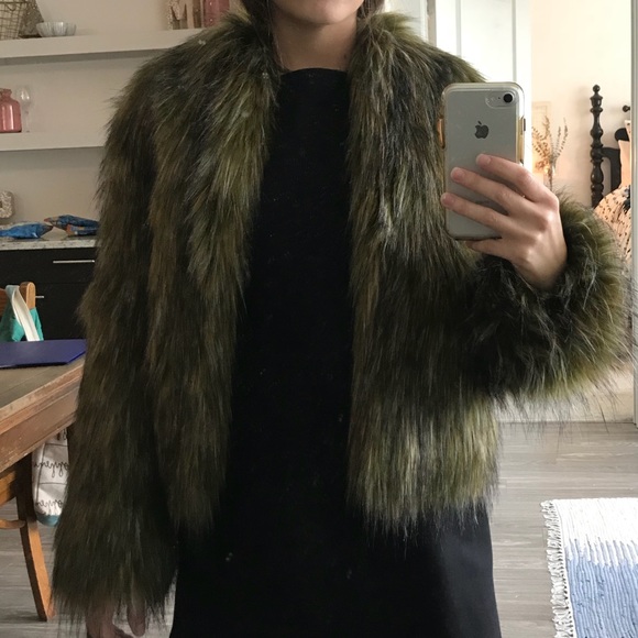 Faux fur jacket size small - Picture 1 of 4